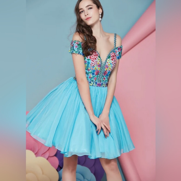 Off the shoulder floral short Semi Jr Prom dress - Picture 3 of 3